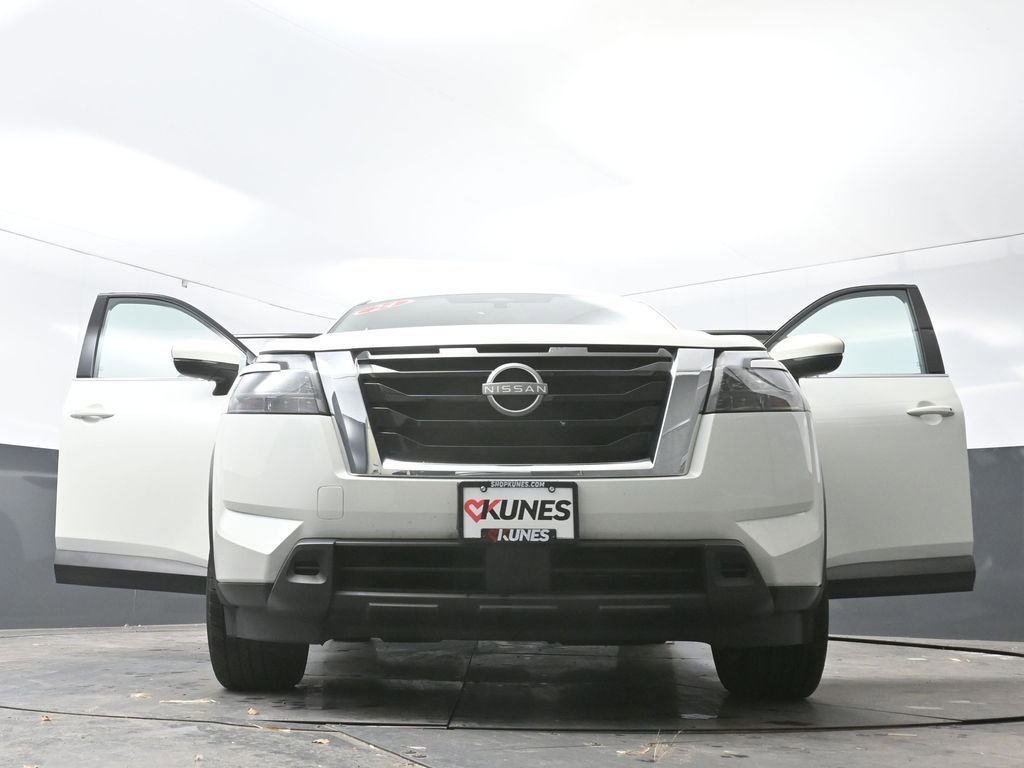 Used 2024 Nissan Pathfinder SV image 80