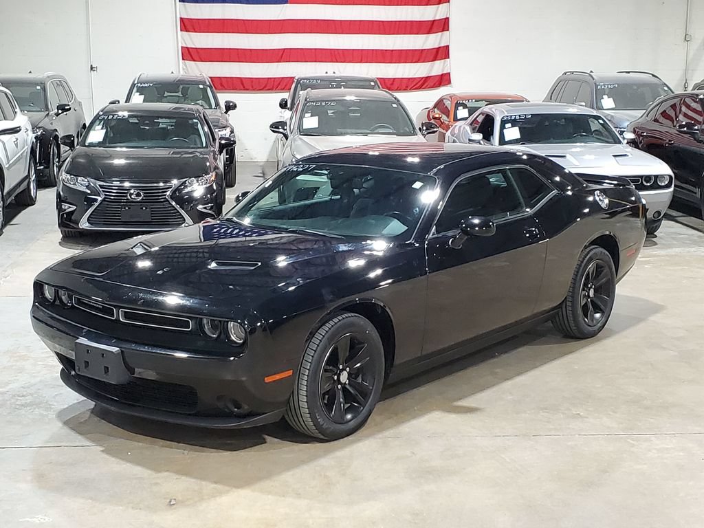 Used 2019 Dodge Challenger SXT RWD image 30