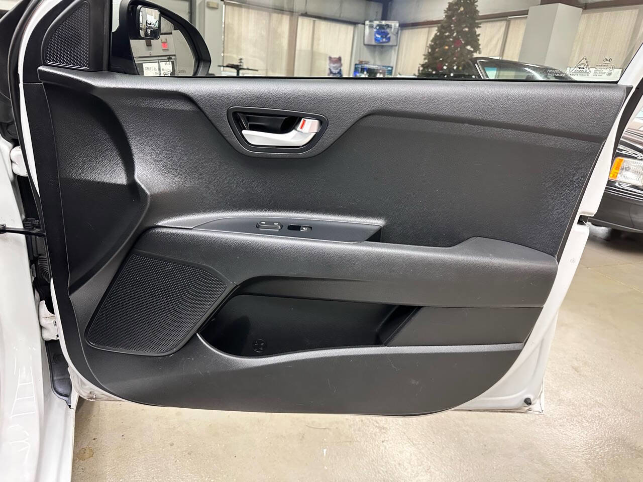 Used 2019 Kia Rio S image 16