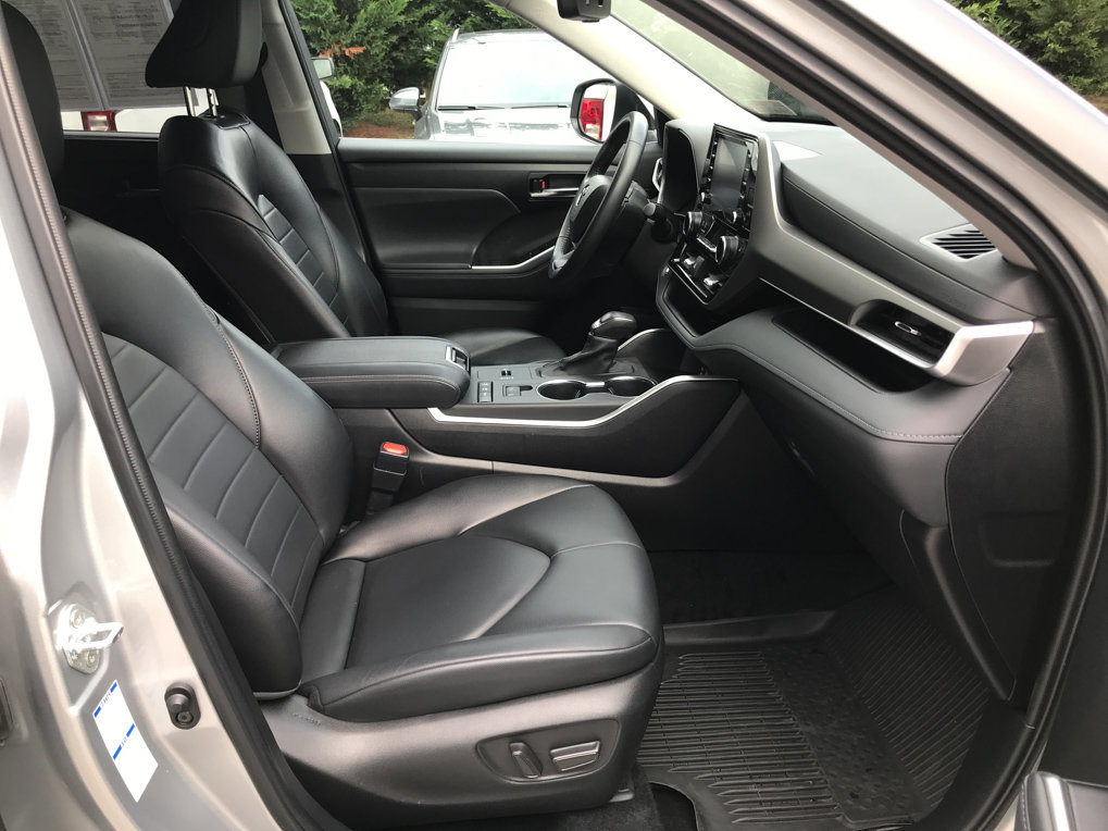 Certified 2022 Toyota Highlander XLE AWD/4WD image 33