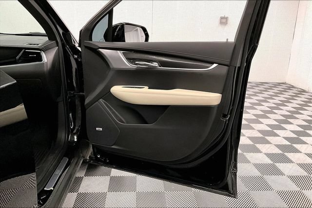 Used 2024 Cadillac XT6 Sport w/ Technology Package AWD/4WD image 22