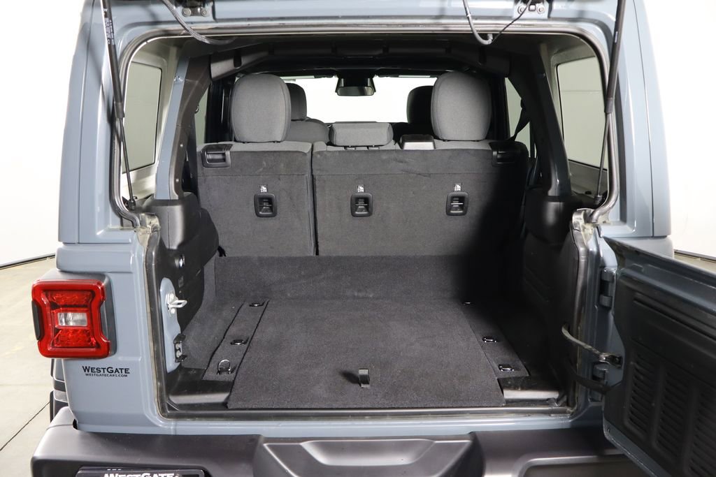 Used 2025 Jeep Wrangler Unlimited Sahara image 18