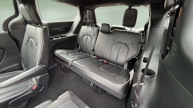 Used 2026 Chrysler Pacifica Limited w/ S Appearance Package FWD image 34