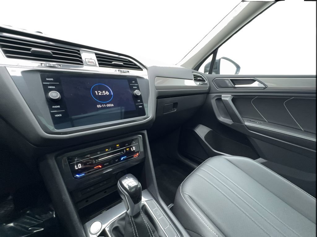 Used 2023 Volkswagen Tiguan SE w/ Panoramic Sunroof Package FWD image 40