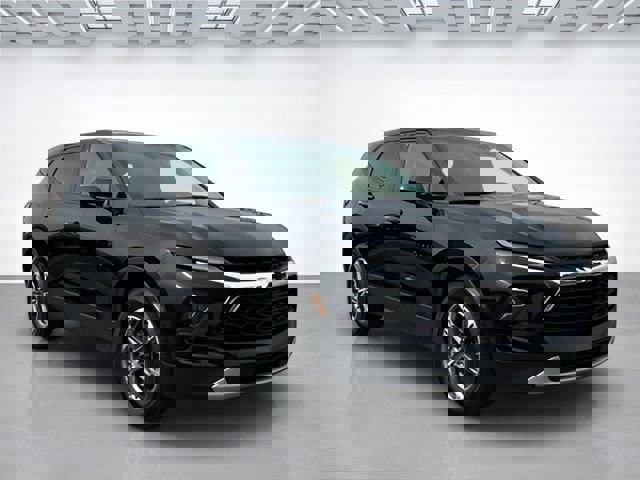 Used 2023 Chevrolet Blazer LT w/ Driver Confidence Package image 2