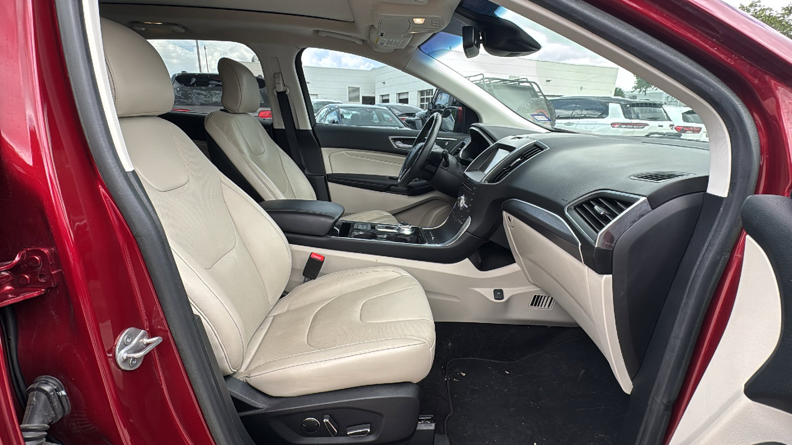 Used 2019 Ford Edge Titanium w/ Equipment Group 301A FWD image 26