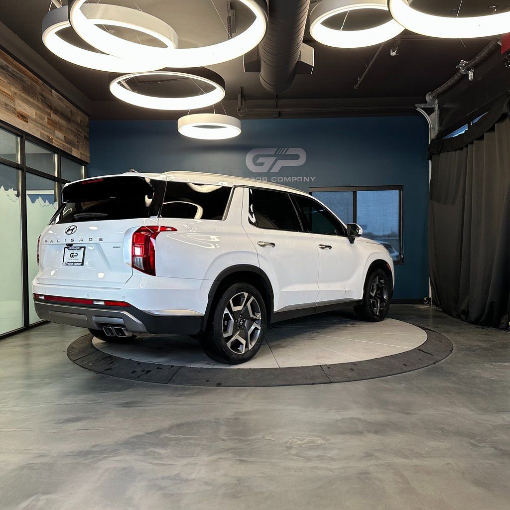 Used 2023 Hyundai Palisade SEL image 3