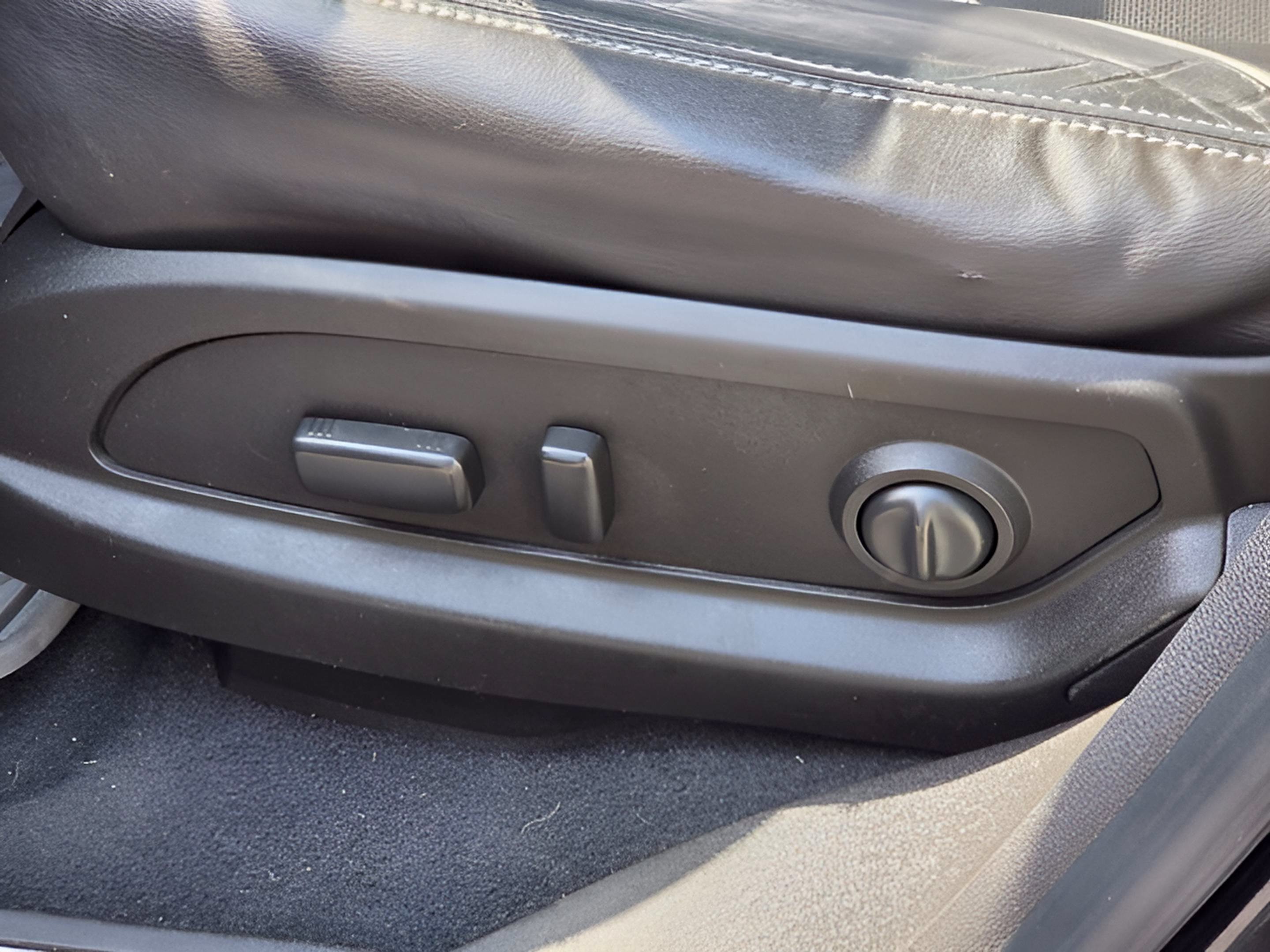 Used 2016 GMC Acadia Denali FWD image 25