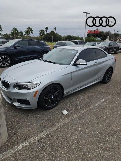 Used 2016 BMW M235i Coupe image 3