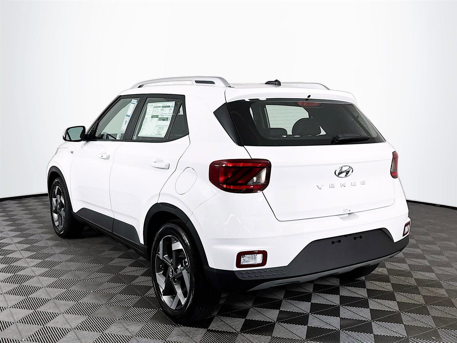 New 2025 Hyundai Venue SEL image 5