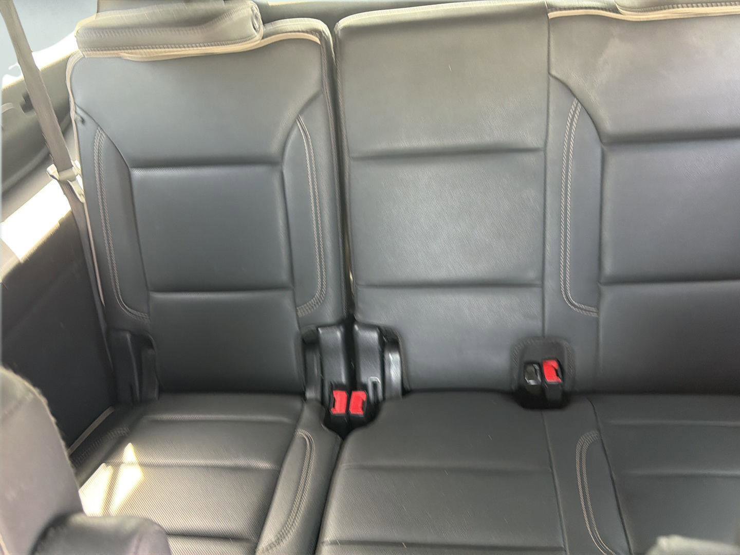 Used 2023 Chevrolet Suburban Premier image 16
