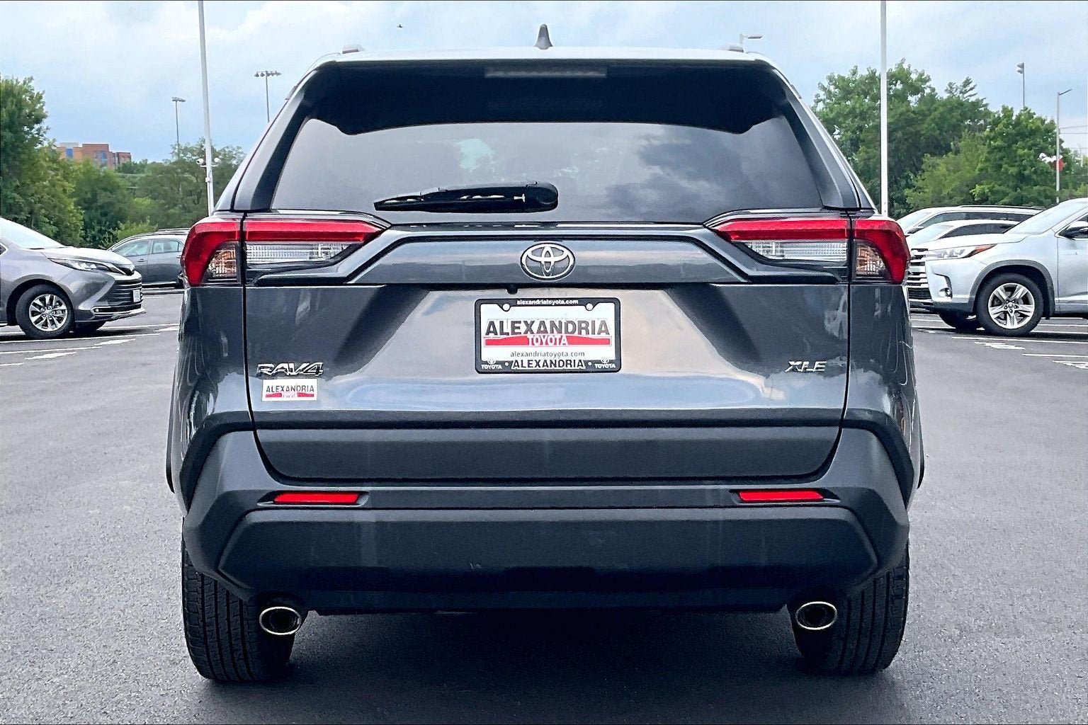 Used 2024 Toyota RAV4 XLE FWD image 4