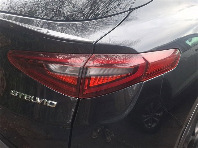 Used 2022 Alfa Romeo Stelvio Ti image 7
