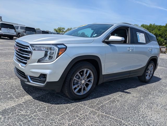 Used 2022 GMC Terrain SLT w/ Infotainment Package II FWD image 8