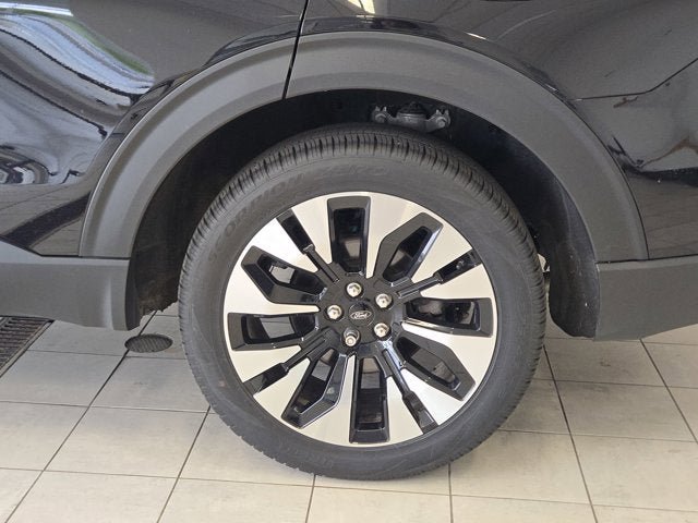 Used 2025 Ford Explorer Platinum w/ LUX Leather Package AWD/4WD image 14