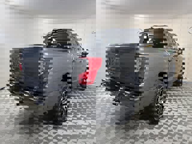 Used 2024 Nissan Titan SV w/ Accessory Utility Package image 6