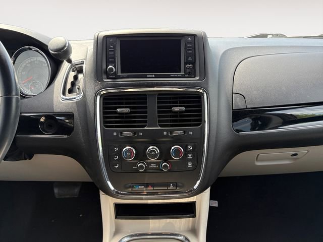 Used 2019 Dodge Grand Caravan SXT FWD image 11