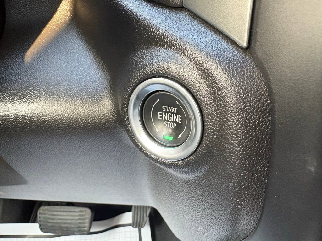 Used 2022 Chevrolet Silverado 2500 LTZ w/ LTZ Convenience Package image 35