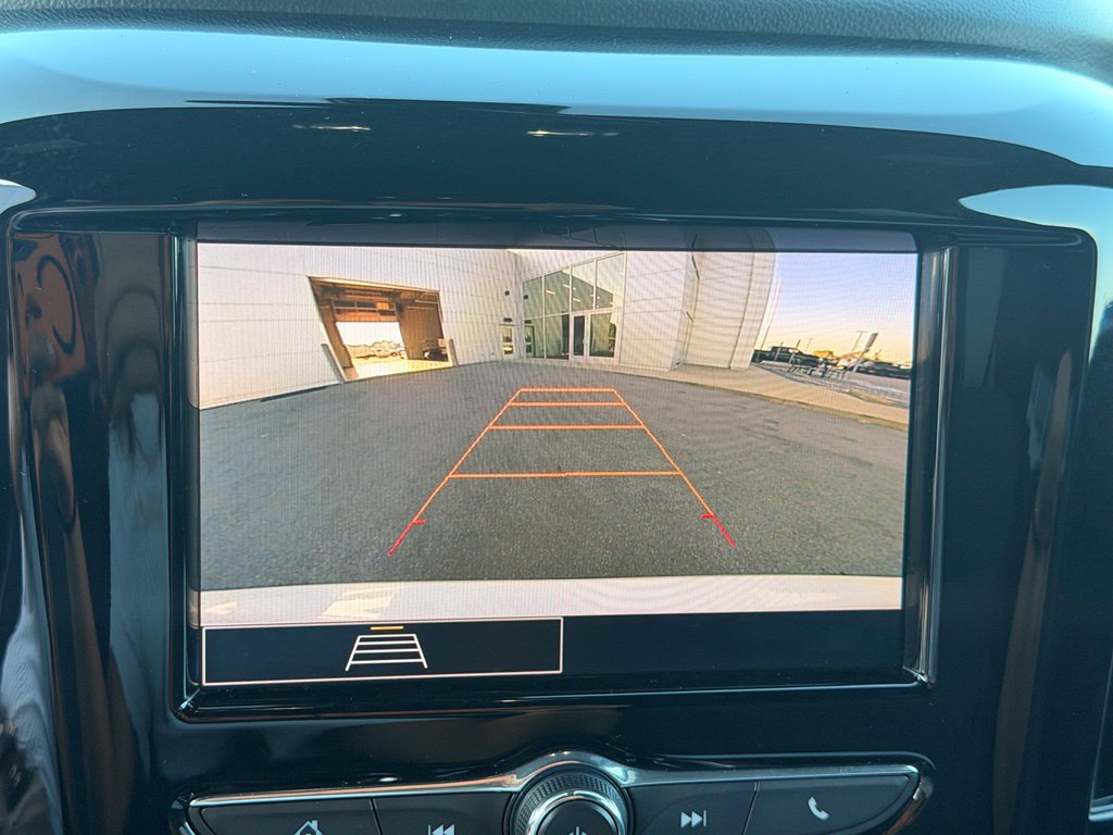 Used 2023 Chevrolet Traverse LT FWD image 23