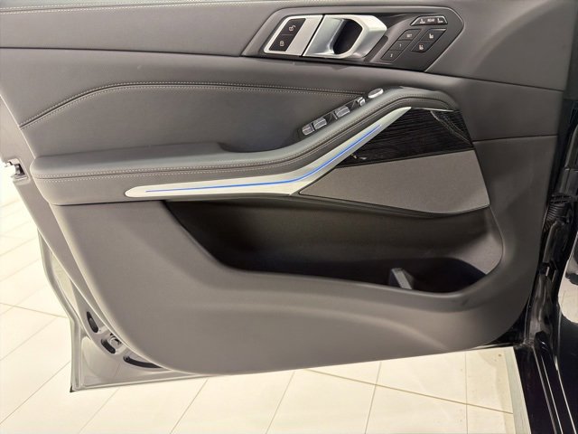 Used 2025 BMW X7 xDrive40i w/ Executive Package image 10