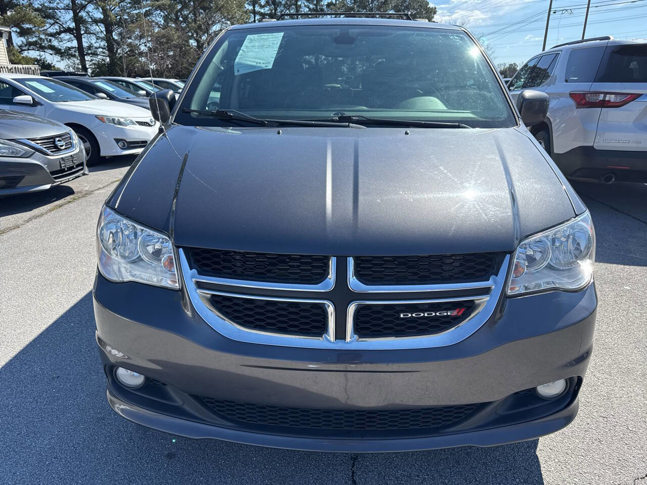 Used 2020 Dodge Grand Caravan SXT image 3