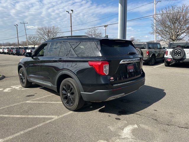 Used 2023 Ford Explorer XLT w/ Equipment Group 202A image 5