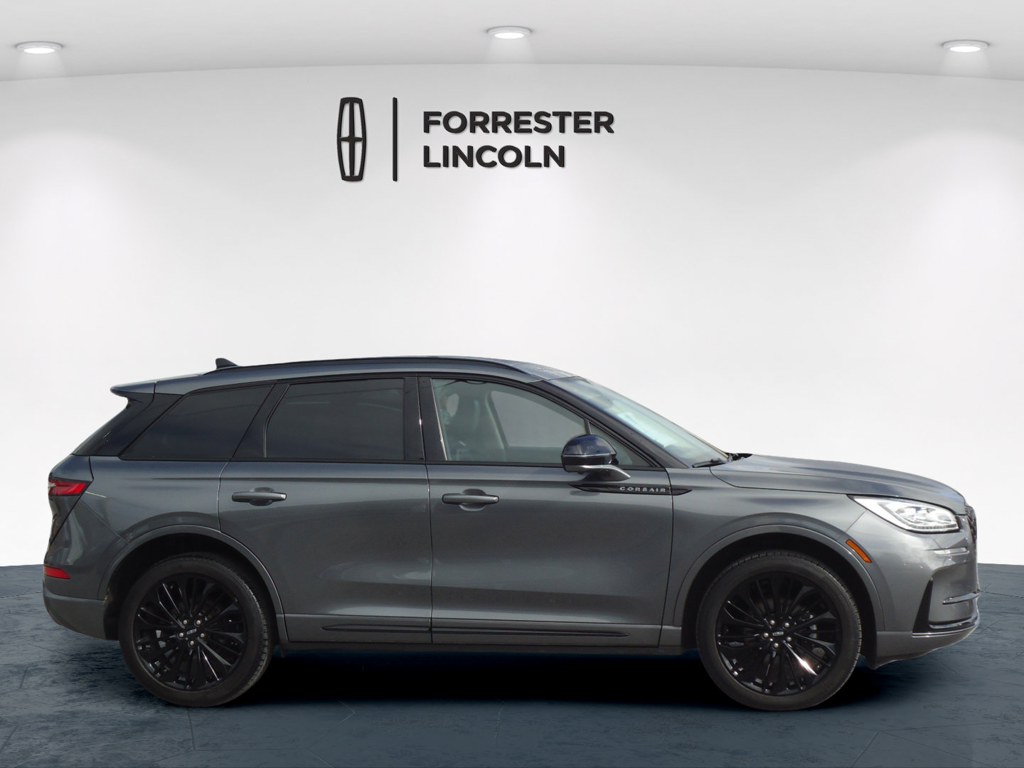 Used 2023 Lincoln Corsair Reserve w/ Equipment Group 201A AWD/4WD image 2