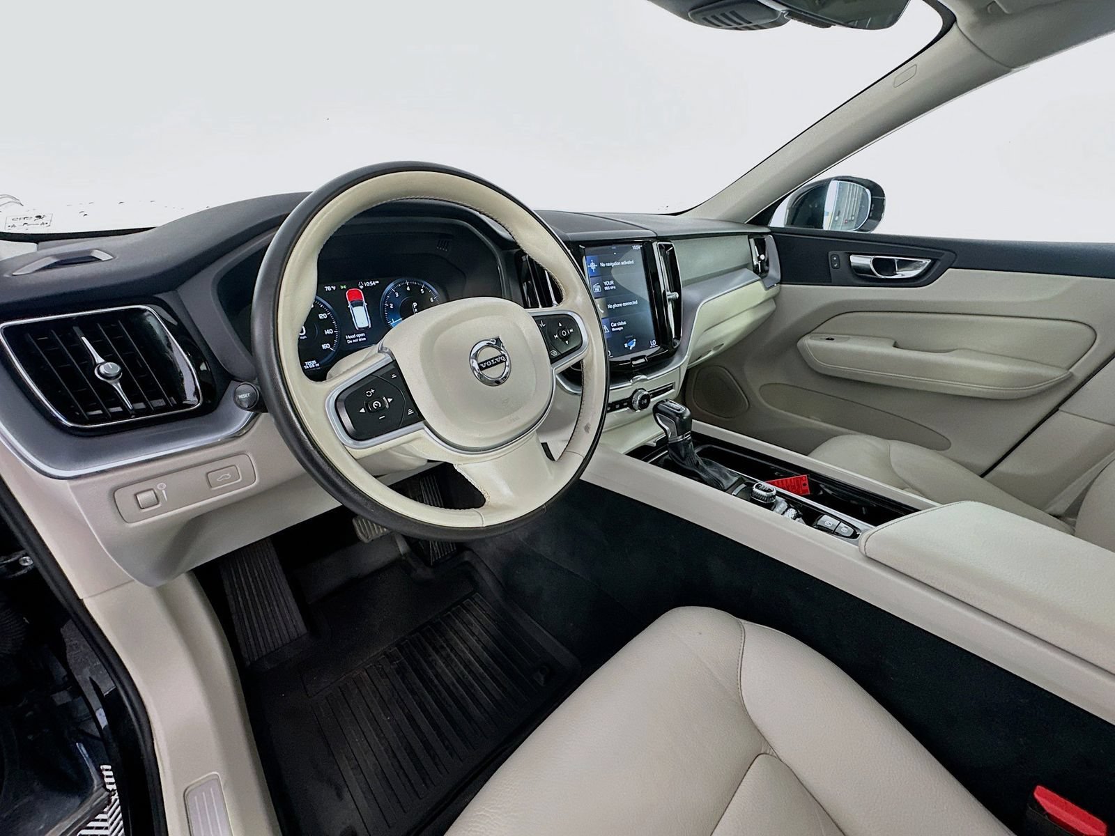 Used 2020 Volvo XC60 T5 Momentum FWD image 9