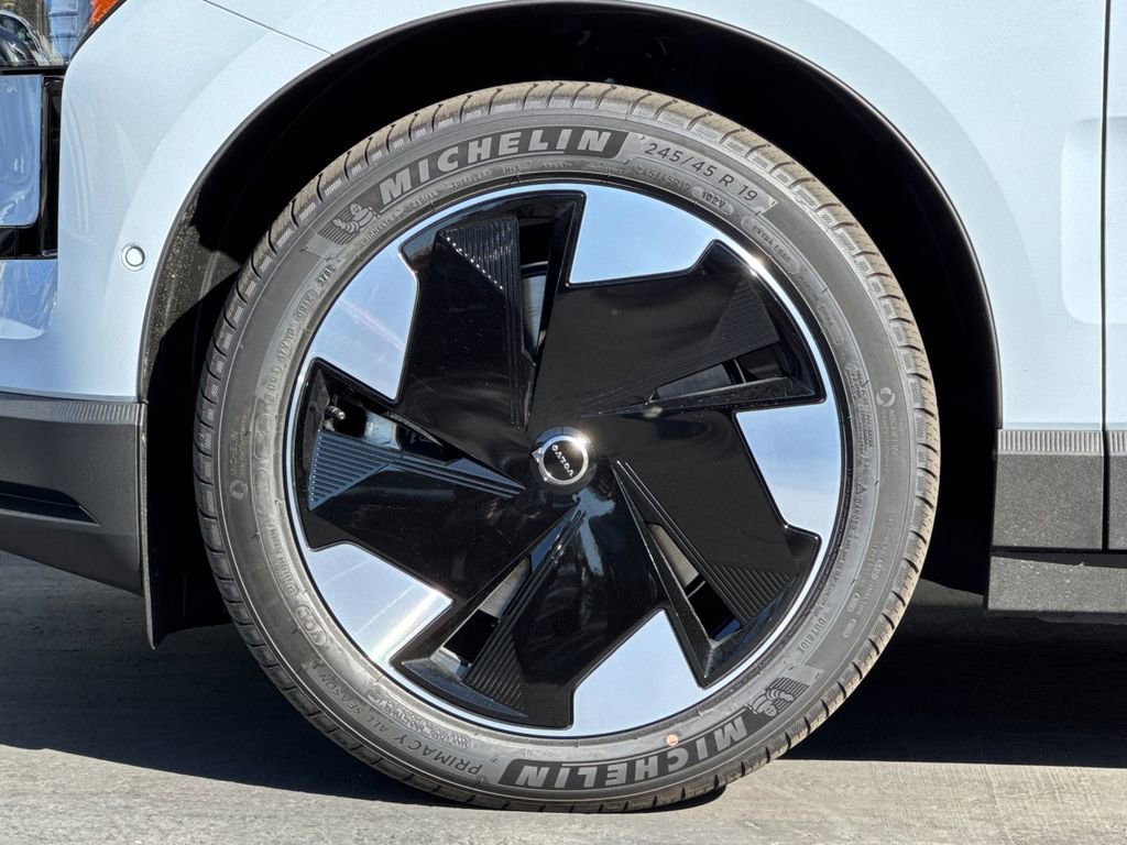 New 2026 Volvo EX30 Ultra w/ Climate Package image 24