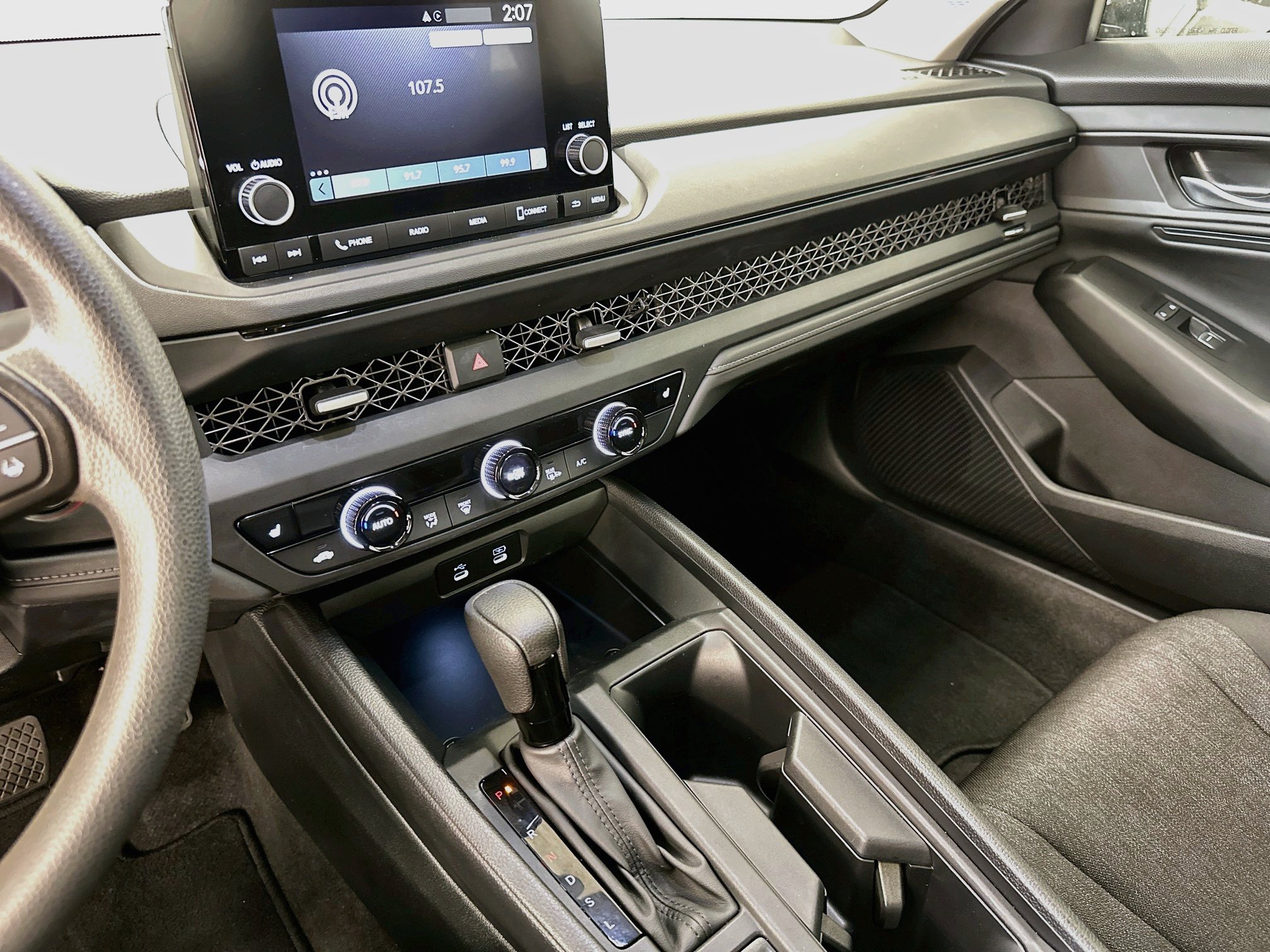 Used 2025 Honda Accord SE image 24