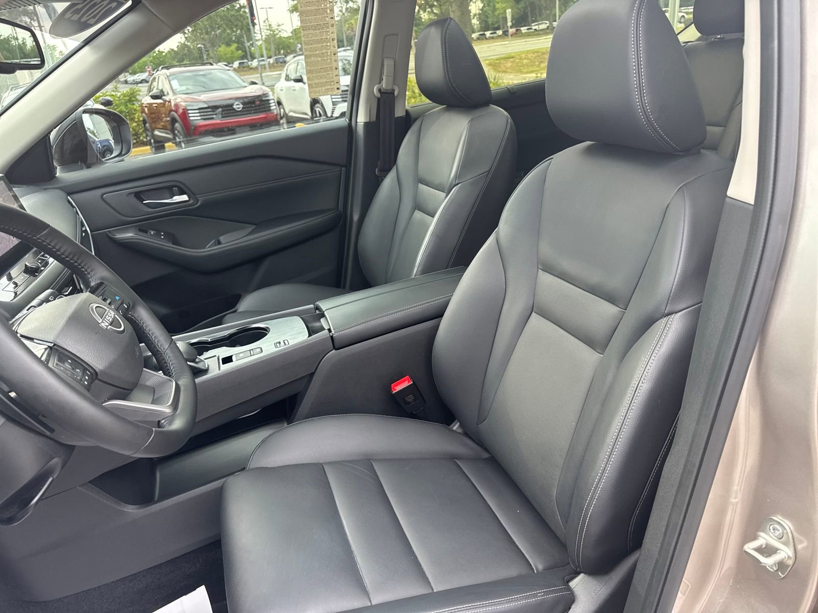 Certified 2025 Nissan Rogue SL w/ SL Premium Package FWD image 25