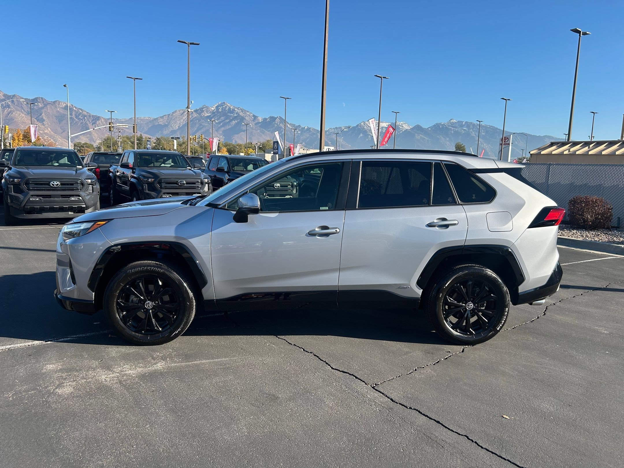 Certified 2022 Toyota RAV4 SE image 2