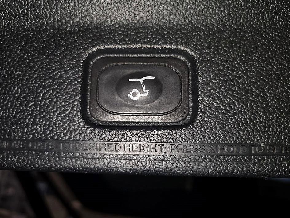 Used 2019 Ford Explorer XLT w/ Equipment Group 201A image 29