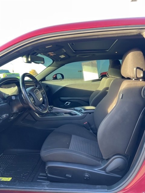 Used 2022 Dodge Challenger R/T w/ Blacktop Package image 9