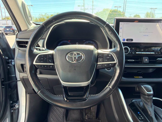 Used 2023 Toyota Highlander Platinum AWD/4WD image 24
