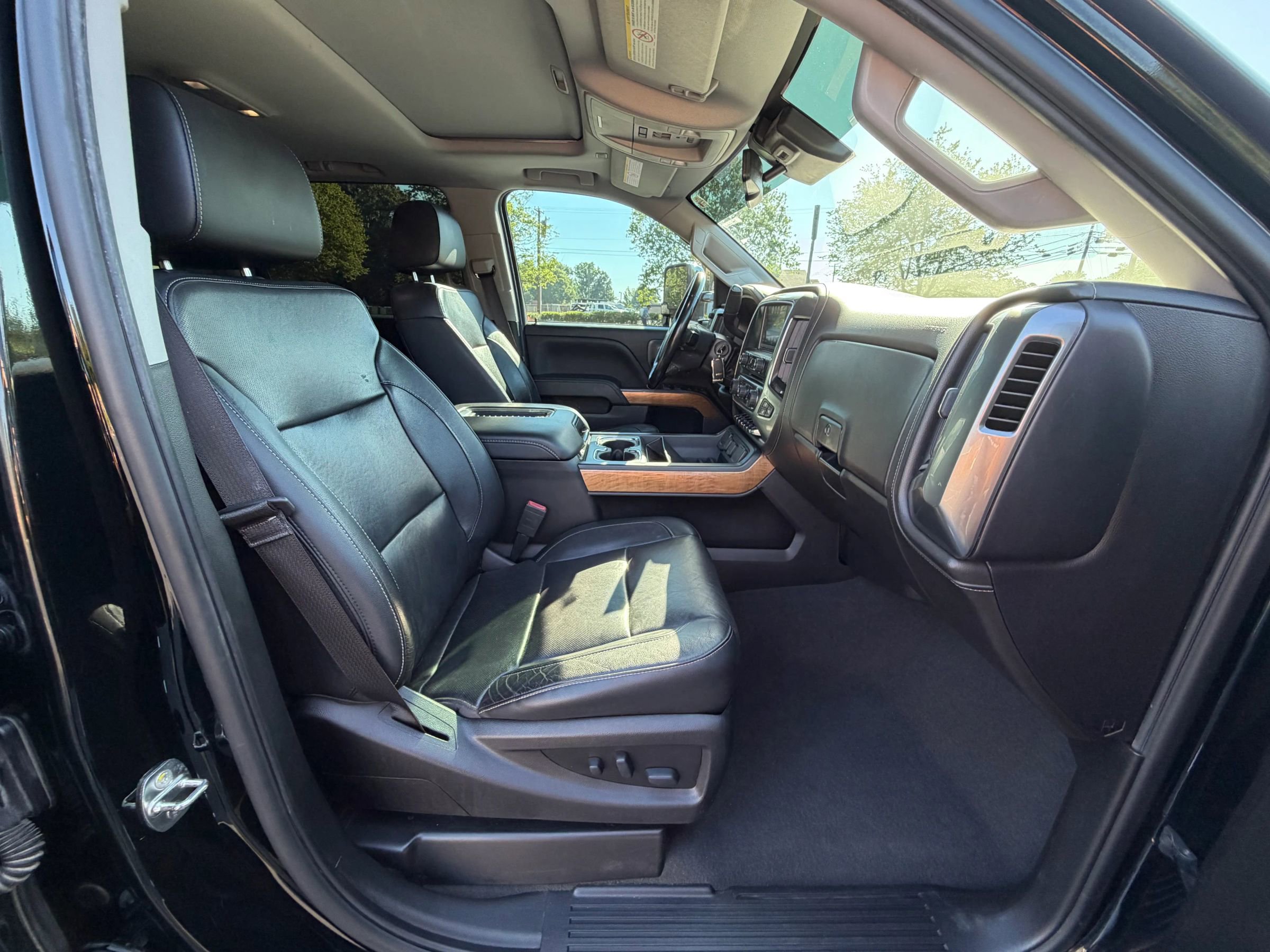 Used 2019 Chevrolet Silverado 3500 LTZ w/ Duramax Plus Package AWD/4WD image 22