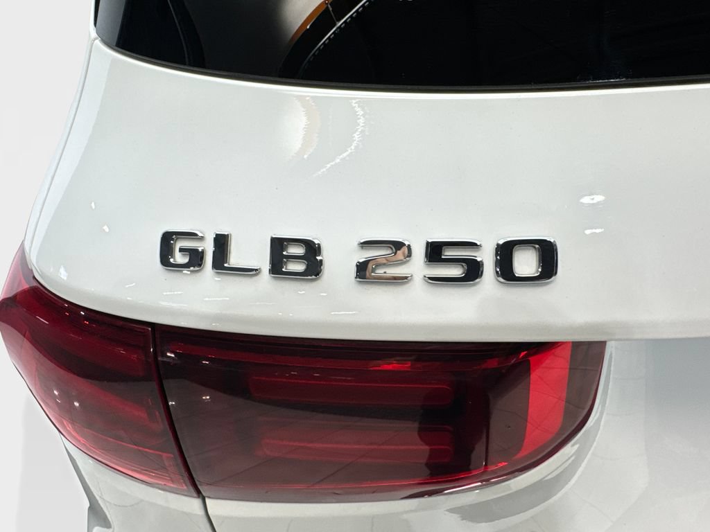 Used 2024 Mercedes-Benz GLB 250 image 23