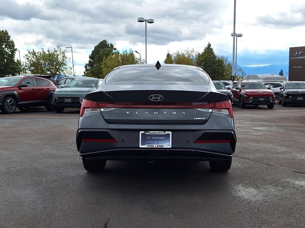 Certified 2024 Hyundai Elantra Limited FWD image 4