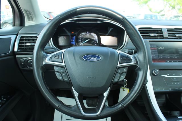 Used 2015 Ford Fusion SE FWD image 22