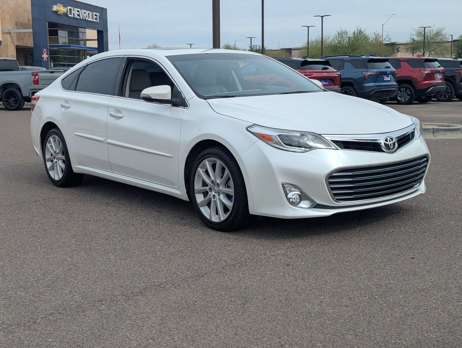 Used 2015 Toyota Avalon Limited image 8