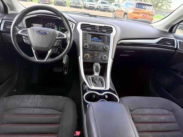 Used 2016 Ford Fusion SE AWD/4WD image 14