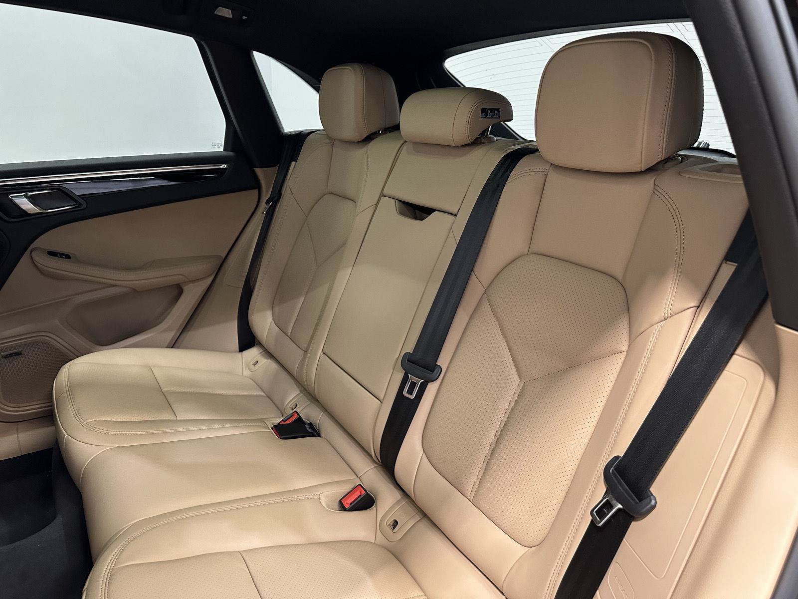 New 2026 Porsche Macan AWD/4WD image 35