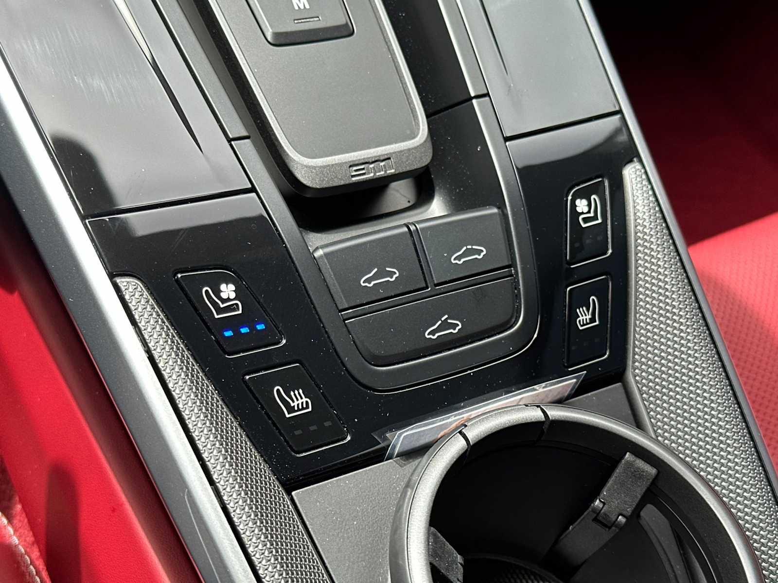 Certified 2025 Porsche 911 Carrera RWD image 19