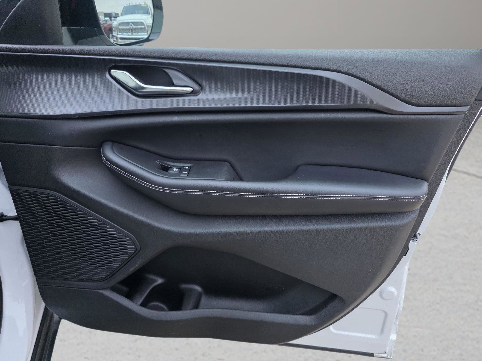 Used 2024 Jeep Grand Cherokee Altitude image 30