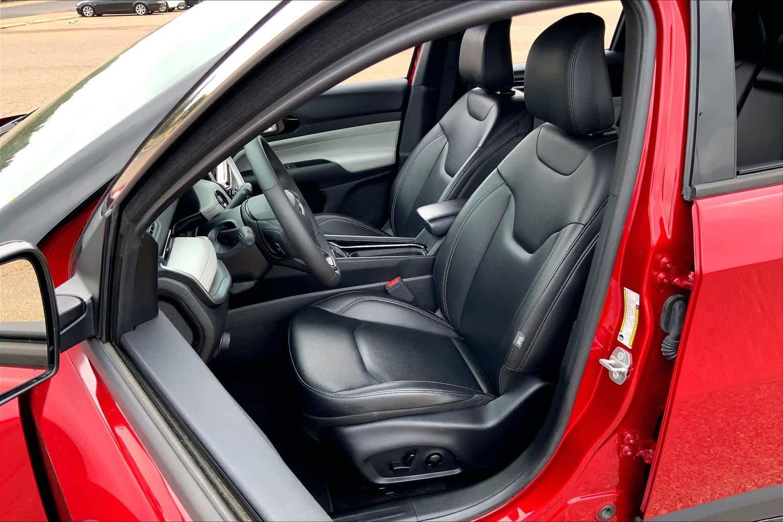 Used 2025 Jeep Compass Limited AWD/4WD image 6
