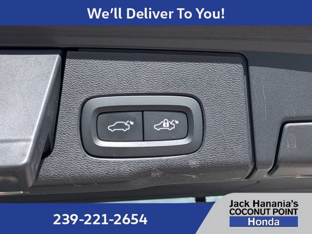 Used 2024 Volvo XC60 B5 Ultimate w/ Protection Package Premier AWD/4WD image 13