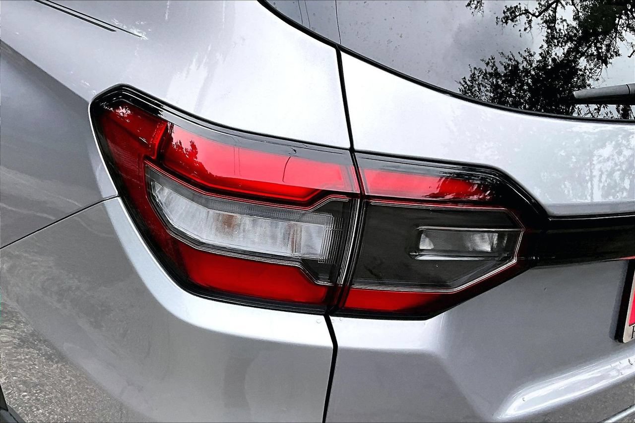 Used 2025 Honda Pilot Touring image 20
