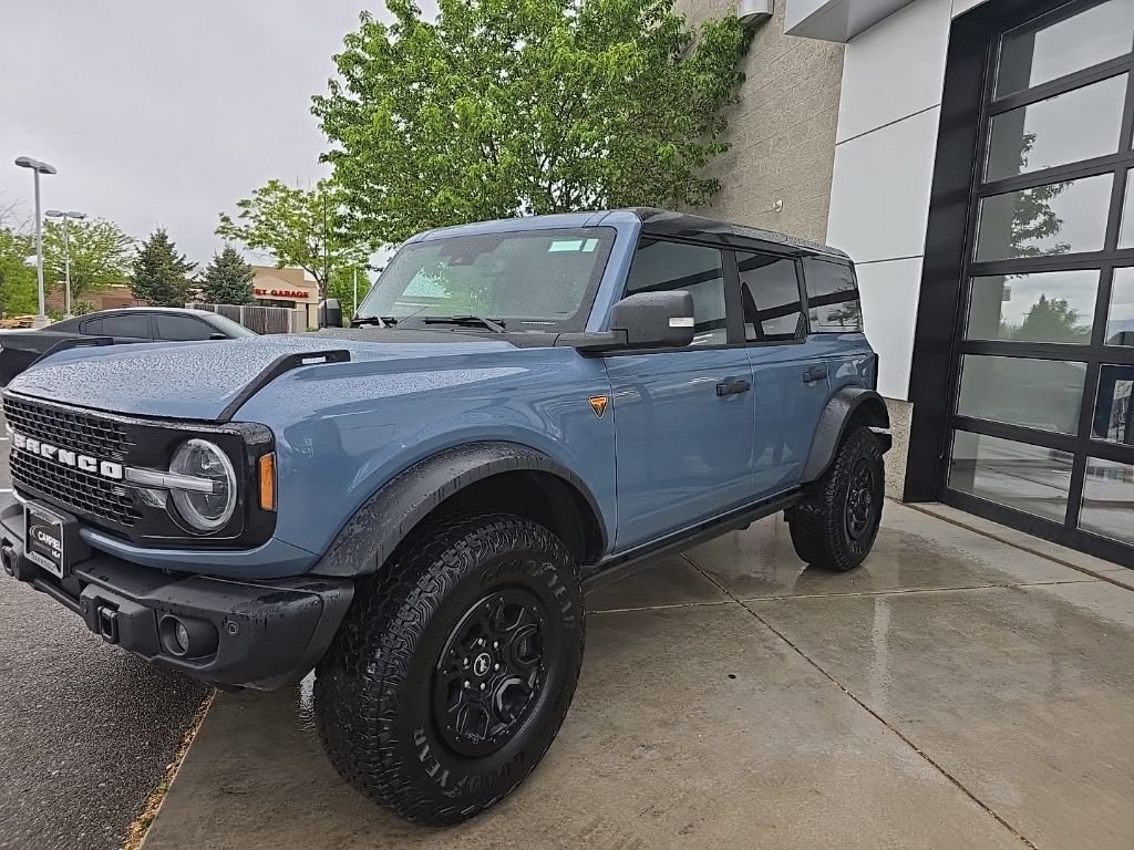 Used 2025 Ford Bronco Badlands AWD/4WD image 3