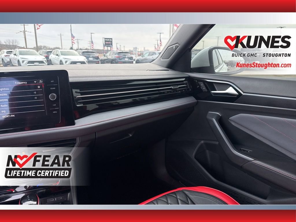 Used 2025 Volkswagen Jetta GLI Autobahn FWD image 43