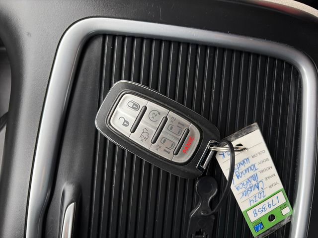 Used 2024 Chrysler Pacifica Touring-L FWD image 50